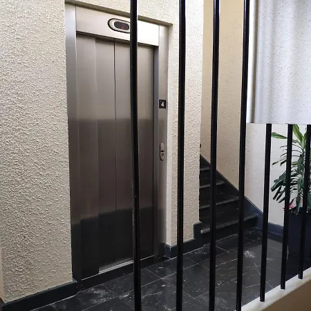 Sarakatua15 Vistas Espectaculares - Familias Y Parejas - 2 Independientes - Amplio Salón Cocina Comedor - Garaje Opcional En Pleno Centro Urbano