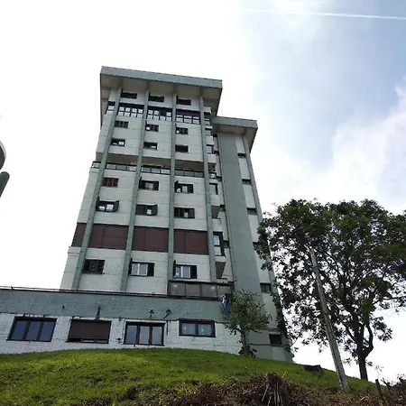 Sarakatua15 Vistas Espectaculares - Familias Y Parejas - 2 Independientes - Amplio Salón Cocina Comedor - Garaje Opcional En Pleno Centro Urbano