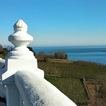 Apartamento Sarakatua15 Vistas Espectaculares - Familias Y Parejas - 2 Independientes - Amplio Salón Cocina Comedor - Garaje Opcional En Pleno Centro Urbano Zarautz